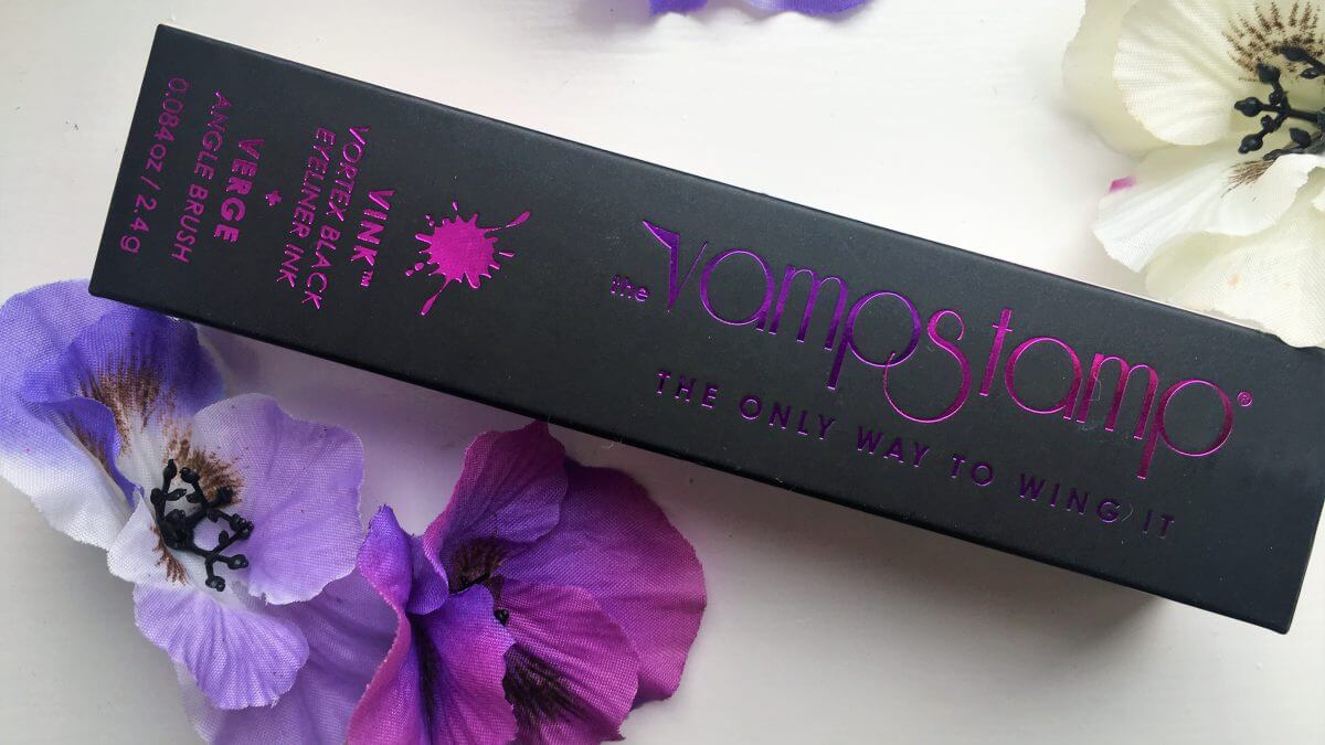 Vamp Stamp Eyeliner (Image by The Pretty Poetic ©)